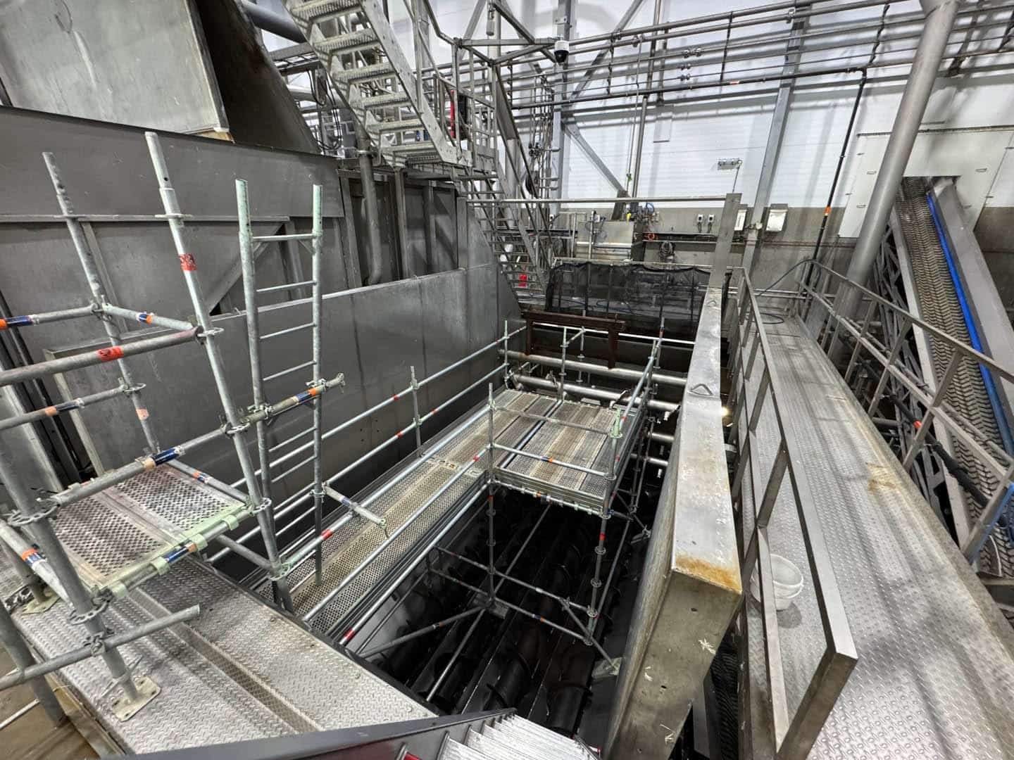 steigerbouw onderhoud verenverwerkingstank brekeras