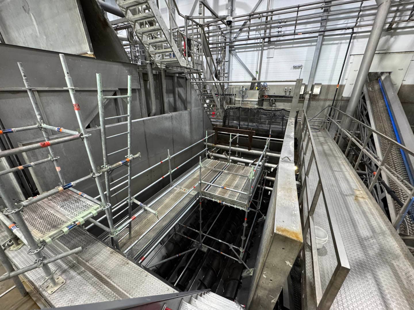 steigerbouw onderhoud verenverwerkingstank brekeras